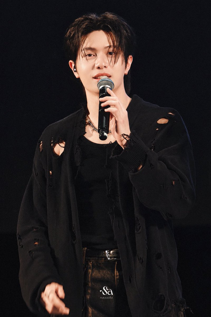 Saaaala_z's tweet photo. 𝐋𝐨𝐨𝐤 𝐚𝐦𝐚𝐳𝐢𝐧𝐠 𝐭𝐨𝐝𝐚𝐲🖤

#williamjkp 
#LYKNDuskAndDawnxOsaka https://t.co/BcJfaRHLpX