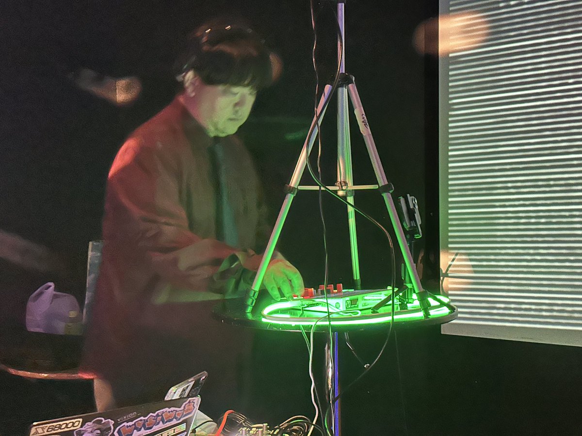 nisshan_'s tweet photo. DJ LOOPCUBE https://t.co/8UTpqbaUKX