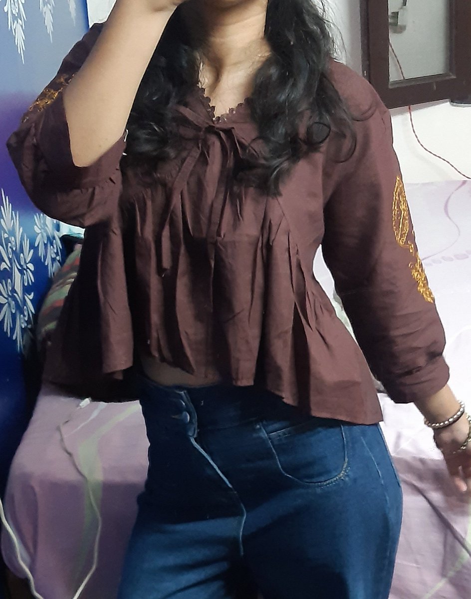 SharmaAnushkaaa's tweet photo. is it normal to post fit checks on X? 
anyways 
last week's dumpppp 🫧🧸 https://t.co/QC51otuQ9Y