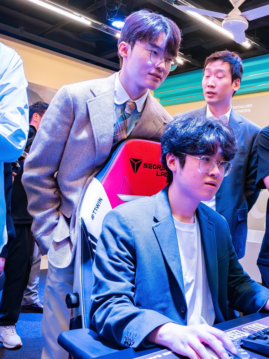 dearyhyeokie's tweet photo. .              2024                      2026 https://t.co/jhnaTTie3m