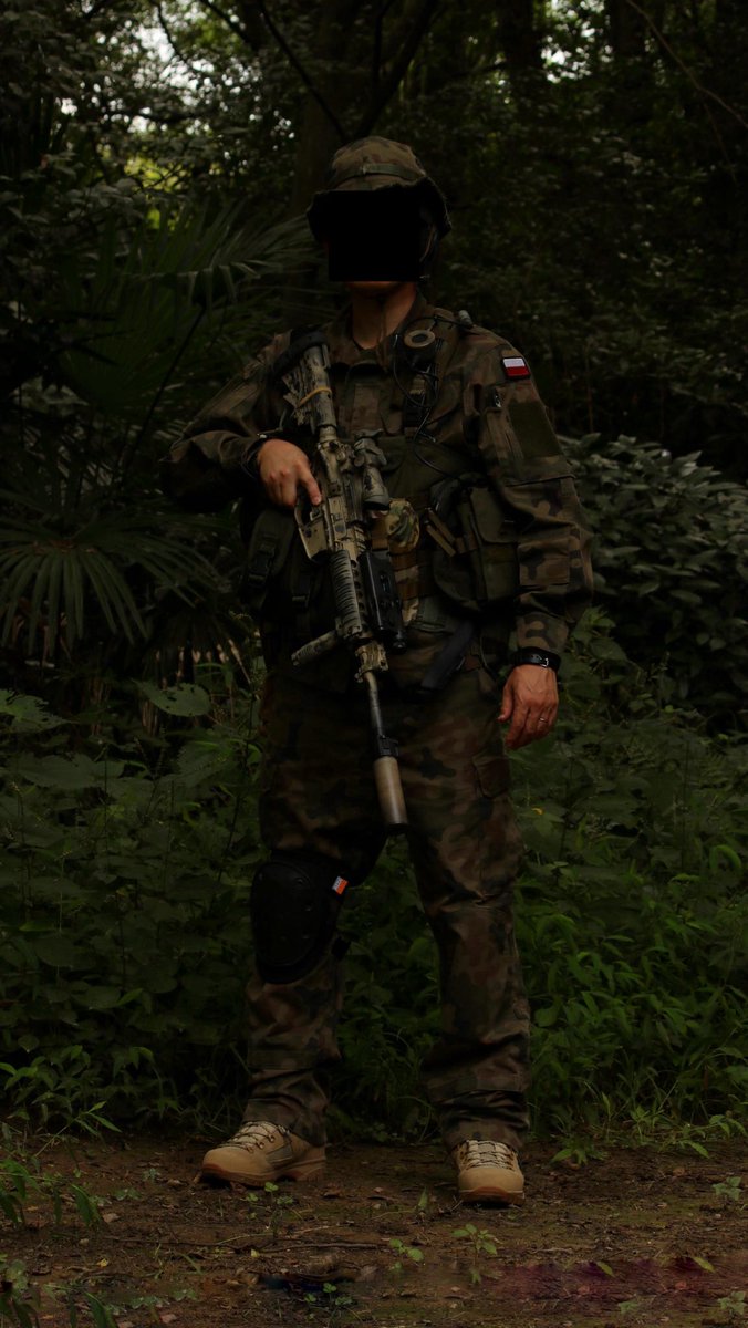 BEAST8104's tweet photo. Jungle warfare(蚊と止まらない汗との戦い) https://t.co/Sc6UxsLWDD