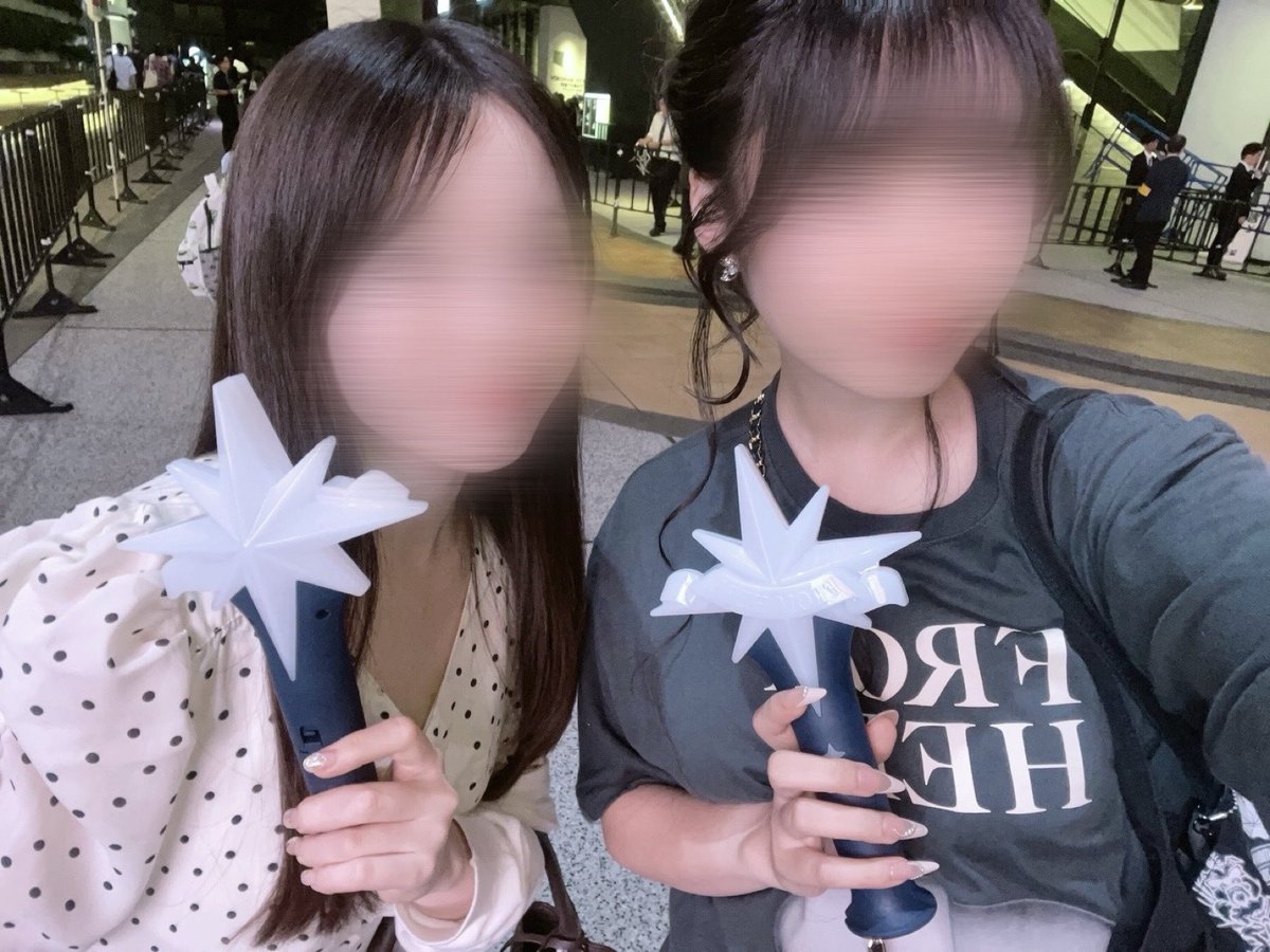 hiroto_nyanko's tweet photo. 久々に亀梨くんのお顔見に行ってきました🥰
20年見てきてはじめて亀梨くんが泣いてるとこ生で見た超泣いた｡°(´ฅωฅ`)°｡
人生初の推しがおかめたんでよかったな~って改めて思ったよ🥹💕
仁亀イベ発表も首を長くして待ってます💌 https://t.co/572e70vXRv