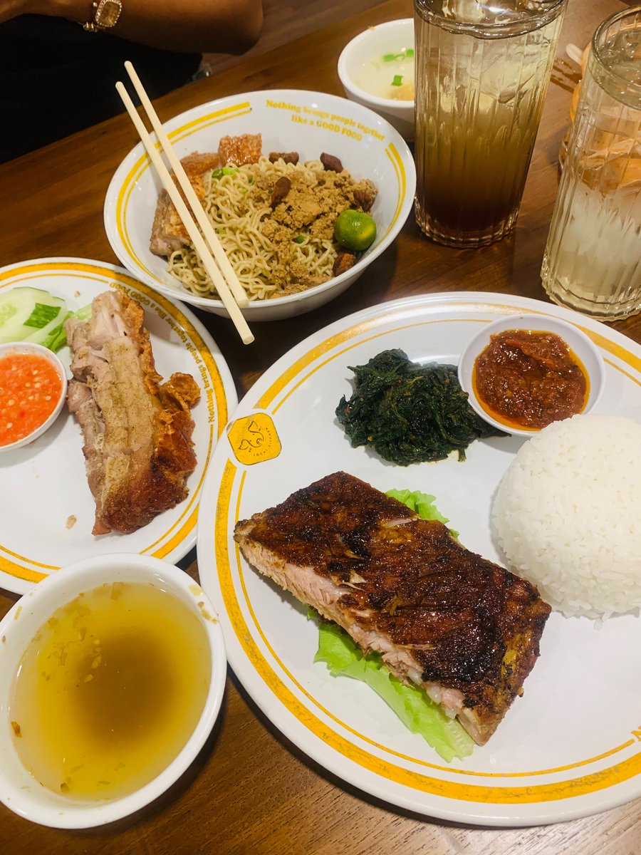 bymei43's tweet photo. Non halal lagi https://t.co/KRQNJAAfHa