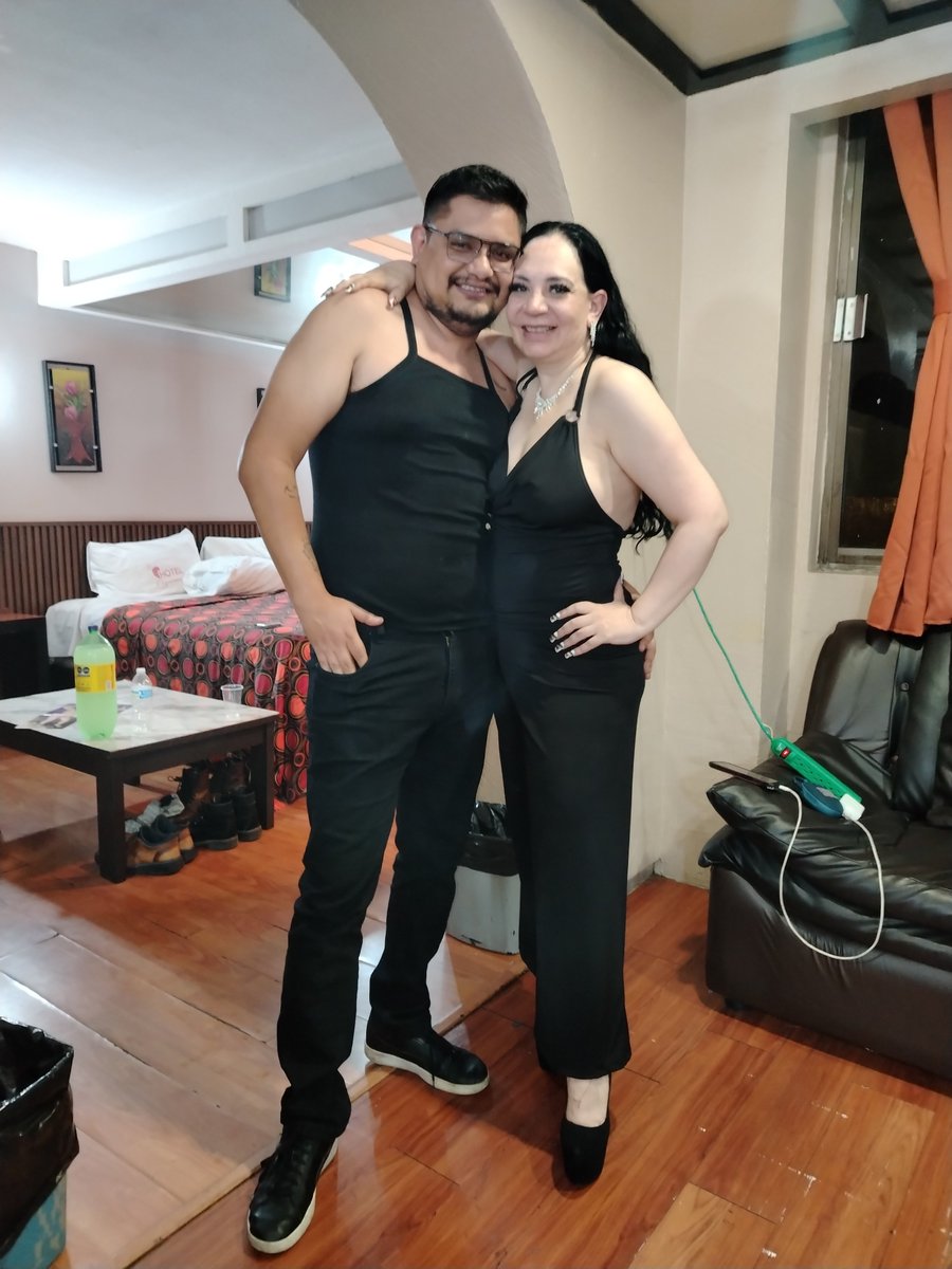 94_rulo's tweet photo. Con la bella @MalikaQueenMX 100 de 10 https://t.co/XSynOED6Vs