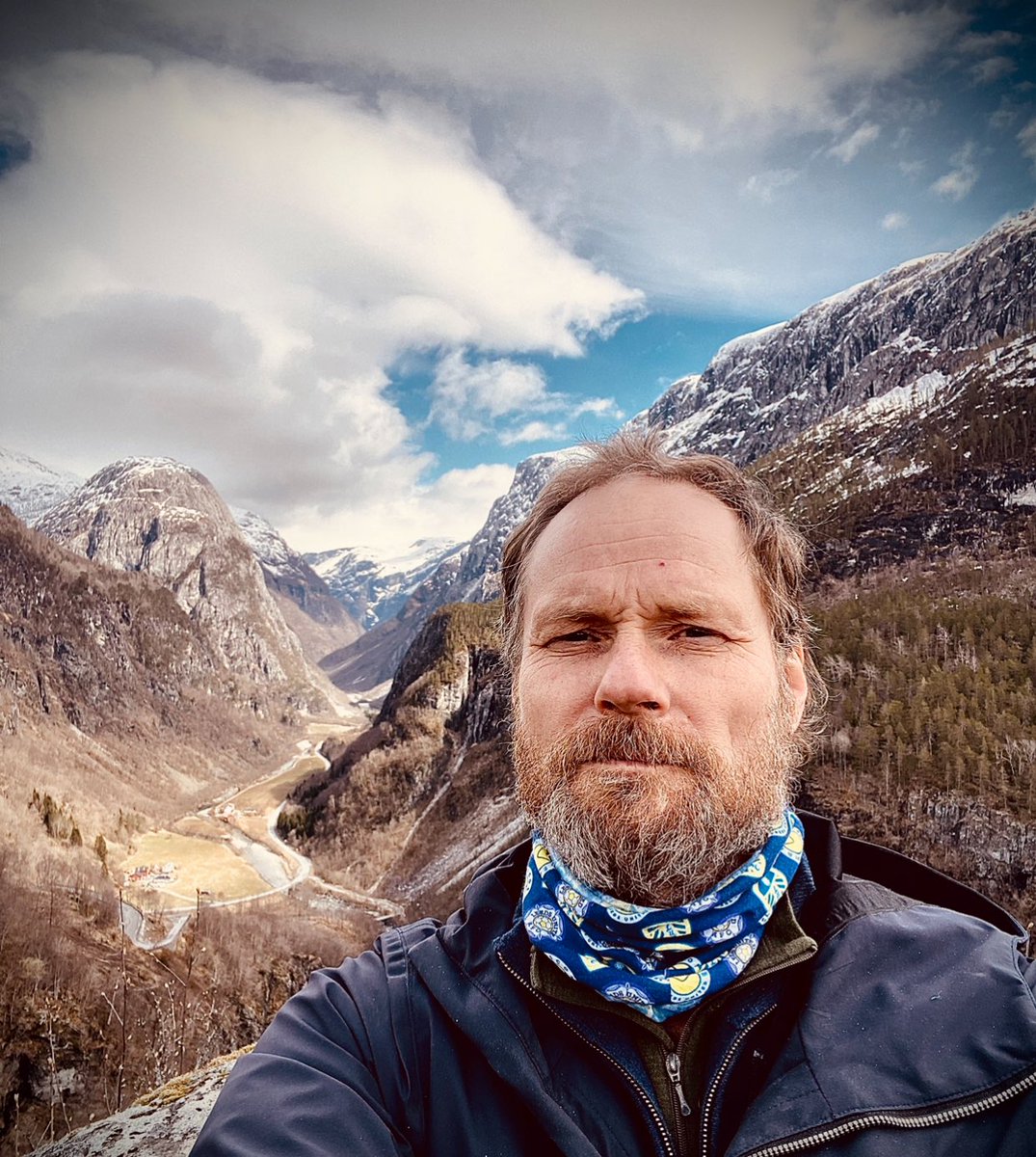 Heisholt's tweet photo. Matchday! LEEDS LEEDS LEEDS LEEDS LEEDS!!!! No palace in sight here. MOT from just another Norwegian valley. 

#ALAW #lufc #Norway https://t.co/bMReG1zpsH