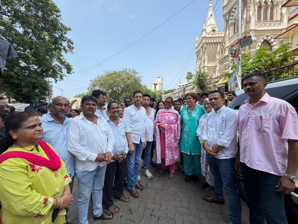 VarshaEGaikwad's tweet photo. 🙏✨ Blessed to be at the Mount Mary Festival, a celebration that brings faith, joy and togetherness to Bandra every year.

This festival is more than just tradition. It is the spirit of our community, diverse, welcoming and full of hope.

May Mother Mary’s blessings continue to guide us all with peace and compassion. 🌸

#MountMaryFestival #Bandra #CommunitySpirit
