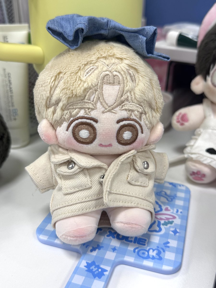 ban_shenni's tweet photo. 정말 너무 귀여워요! 솜인형에 골조를 넣어서 이제 쉽게 앉힐 수 있어요. 블러셔까지 넣으니 더 귀여움이 폭발해요! 세상에 이렇게 귀여운 인형이 있을 수 있나요 (바지는 필요 없어요✖️)😋
#공사구 #공과_사는_구분해 https://t.co/kHfQdjNT3u