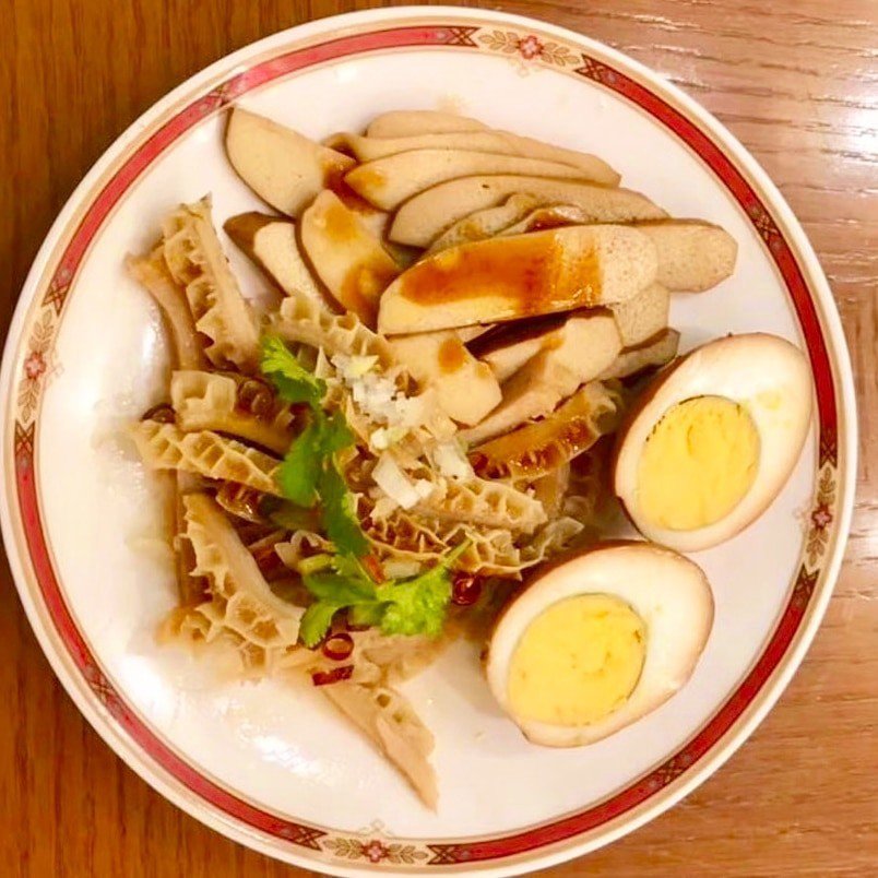 QMenkan37354's tweet photo. 小菜拼盤

干し豆腐、ハチノス、ゆでたまご！美味しい組み合わせ😊1皿目にぜひ。

🚩阿Q麺館／あきゅうめんかん
東京都江東区東砂7-10-12
※東西線南砂町駅から徒歩約11分
TEL 080-4341-0066
ランチ11:30-14:00　
ディナー17:30-21:00
月火水定休

#阿q麺館　#台湾料理　#台湾好き　　#小菜拼盤 https://t.co/BmetdNEFtS