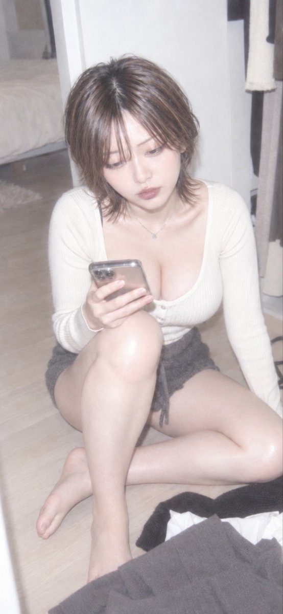 naruseroom's tweet photo. 服選ぶつもりだったのに、ずっとここいる🫠 https://t.co/8irn2ZEeAG