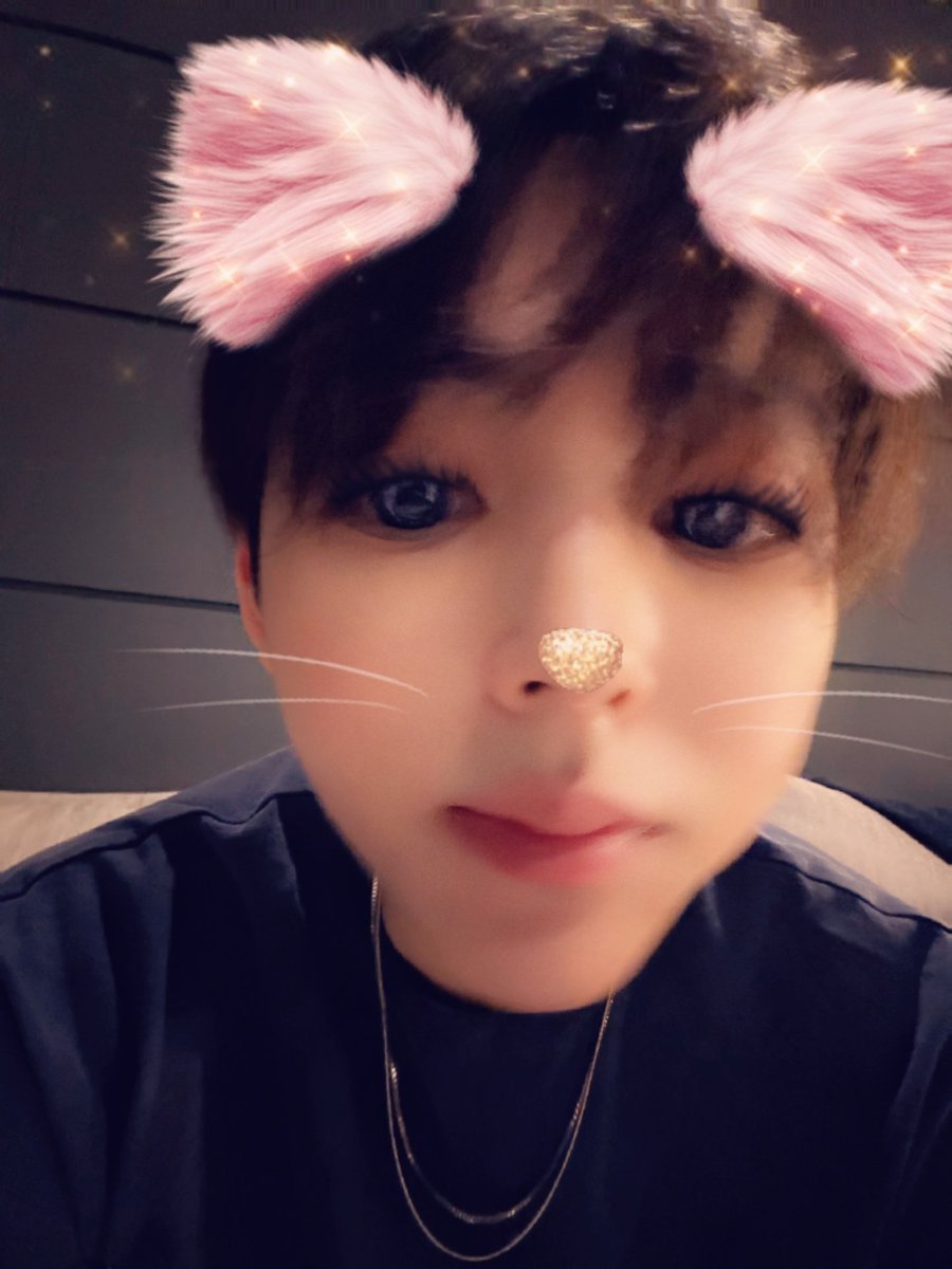 Snupperd's tweet photo. nom nom nom #성현 https://t.co/5xdu67z4RB