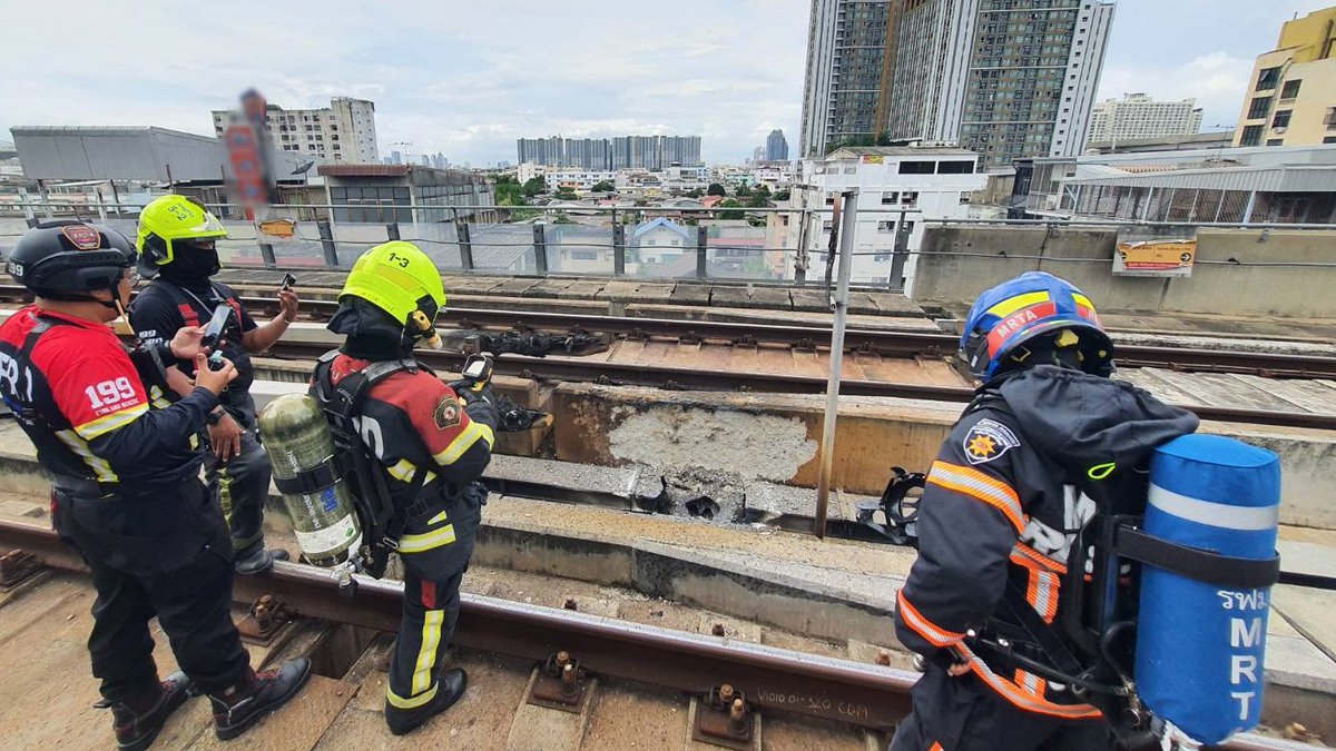 ThaiPBSNews's tweet photo. ภาพความเสียหายรางรถไฟฟ้า MRT สถานีเตาปูน หลังเหตุเพลิงไหม้ ล่าสุดแจ้งปิดให้บริการที่สถานีบางอ้อ - สถานีกำแพงเพชร 

อ่านข่าว : https://t.co/CmjlhJsjXJ

#ไฟไหม้ #ไฟไหม้รางรถไฟฟ้า #MRT #เตาปูน #สถานีเตาปูน #บางโพ #ข่าวไทยพีบีเอส #ข่าวที่คุณวางใจ #ThaiPBSnews https://t.co/DTHfbMioyJ