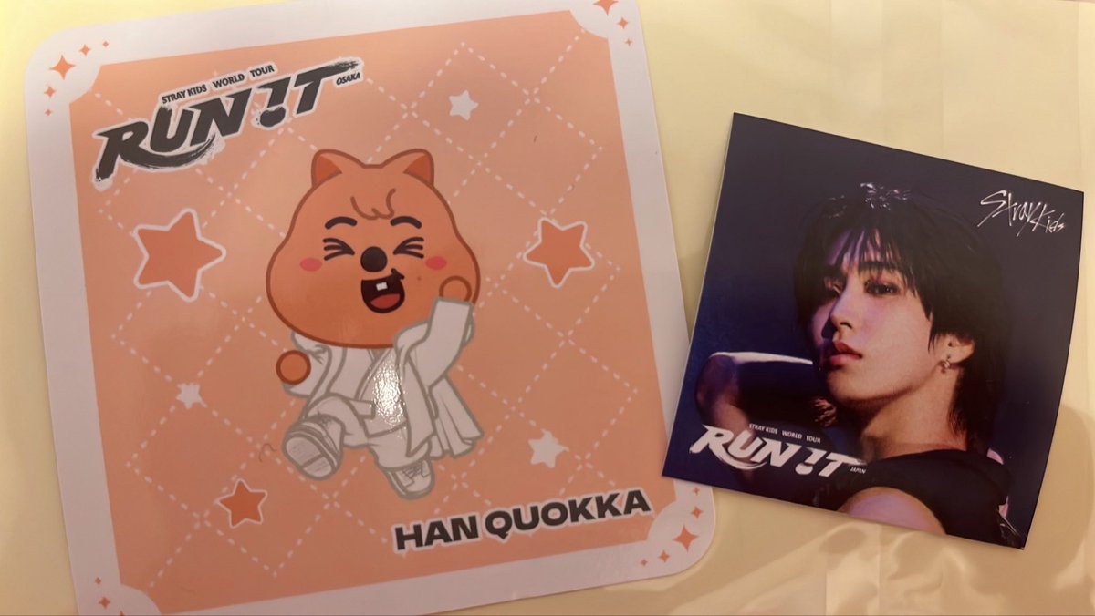 Kimickey93's tweet photo. straykids  skzoo 交換
Run itツアー京セラドーム
ステイミッション系　ノベルティ
コースターとステッカー

セット優先　名古屋手渡しor郵送

譲　コースター&amp;ステッカー　ハン各1枚
求コースターウルフかジニ　
　ステッカー　ヒョンジンかIN 他検討ok https://t.co/CzH7QWHE4I