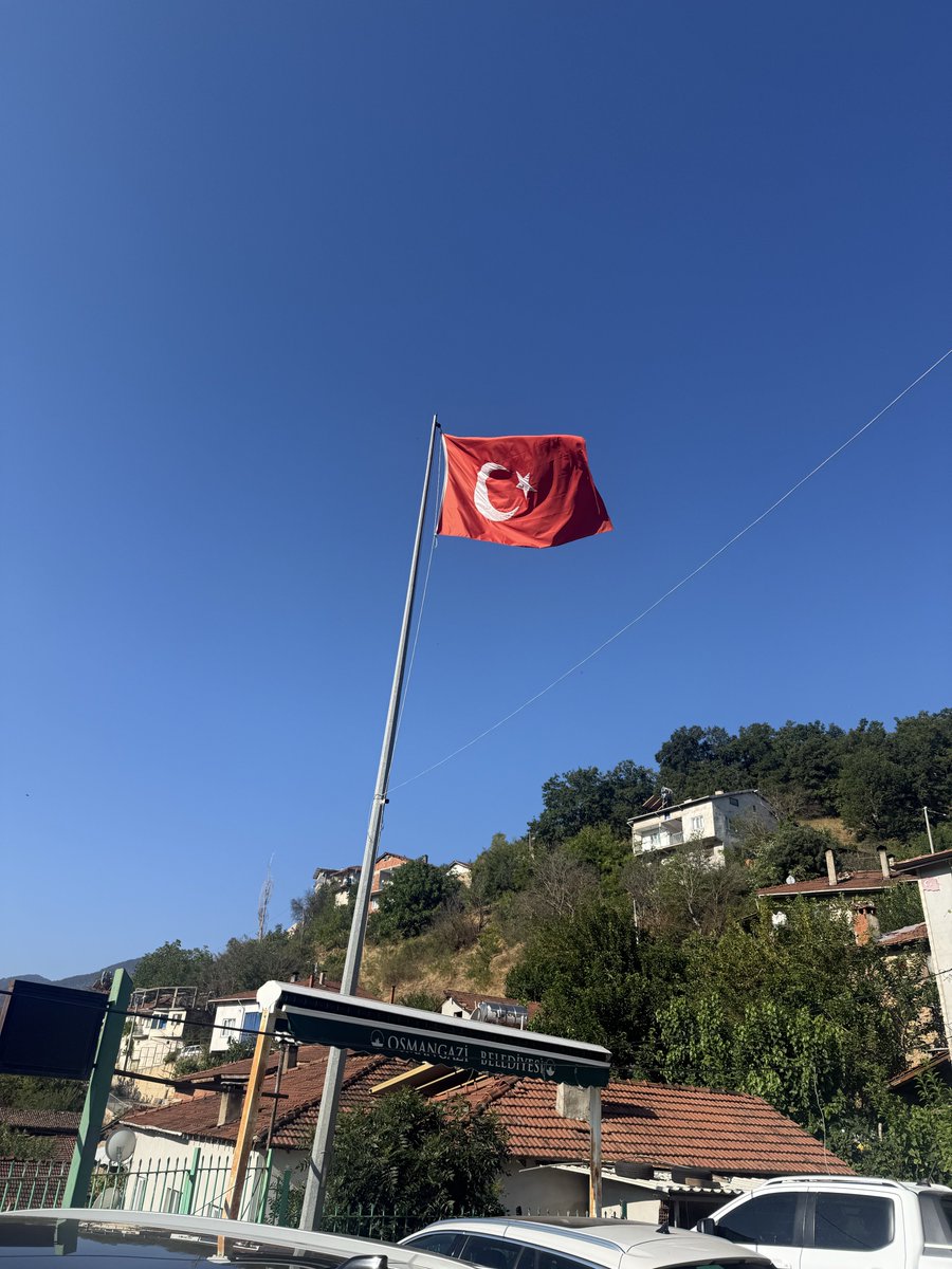 kenankocer_'s tweet photo. Hayli zamandır adliyeler, “adli” haberler ülke gündemini işgal ediyor.
Sosyolojik, politik vs. nedenleri ne olursa olsun bu durum hayra alâmet değil.
Her sabah gamsızca “acaba kimler alındı?” sorusu ‘sıra bana da gelir mi?’ye döndüğünde “aramıza hoşgeldin” diyenler çok olacaktır. https://t.co/xgxNVMN9gT
