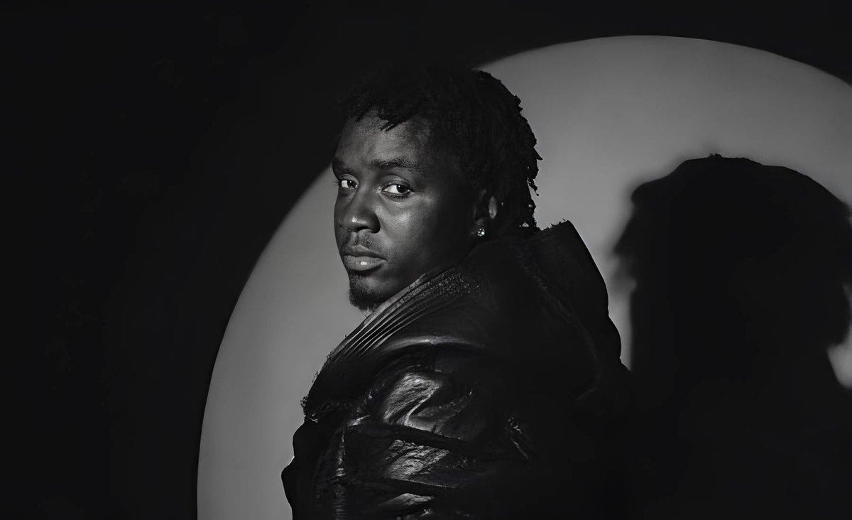 TuneStats's tweet photo. Kweku Smoke officially earns his first ever entry on the Global Shazam chart with “Bra”. https://t.co/UelH8aP6Y7