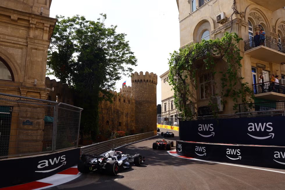 Nachez98's tweet photo. 🏁R A C E   W E E K  🏁

🇦🇿 GP de Azerbaiyán

⚠️ LA CARRERA NO ES EL DOMINGO

🟦 GRANDES MEJORAS en Williams. De su éxito o fracaso se podría extrapolar cómo les irá en 2027

🔁 La recta más larga del calendario; 2,2km a fondo. RT para asustar a Honda

#F1 #AzerbaijanGP 🇦🇿 https://t.co/BoGuULCOBJ