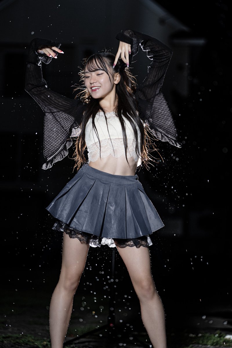 a_su_metal's tweet photo. ペットボトル持ってなくても水飛沫を上げるゆいなちゃん💦
4枚目めっちゃかっこいい
全身バッチリ収められて良かった🥳
2026/09/13(日)
札幌アイドルパレード
アフター撮影会 1分撮影(take2)
#yuina #ペットボトルダンス
#DISUPERIOR
#ディスペリオール
#札幌モデル撮影会 https://t.co/vaYZwboNbU