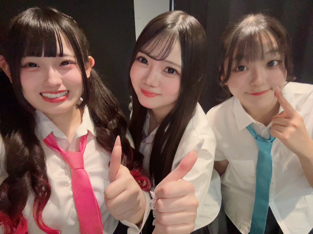 karen_re5's tweet photo. こんばんは♪

今日は『Re:five vs SunnyHoney in 山口』、『YIF Vol.12 ～MOZZ 安里 Birthday Event 2026 -Error- ～』ありがとうございました‼️✨✨山口遠征ラストLIVEほんっとーに楽しかったです‼︎❤️‍🔥
みんなついてきてくれてありがとうっ💗

熊本から来ました！Re:fiveです🫧
ぜひ覚えてねっ👍 https://t.co/YflN6NvPlF