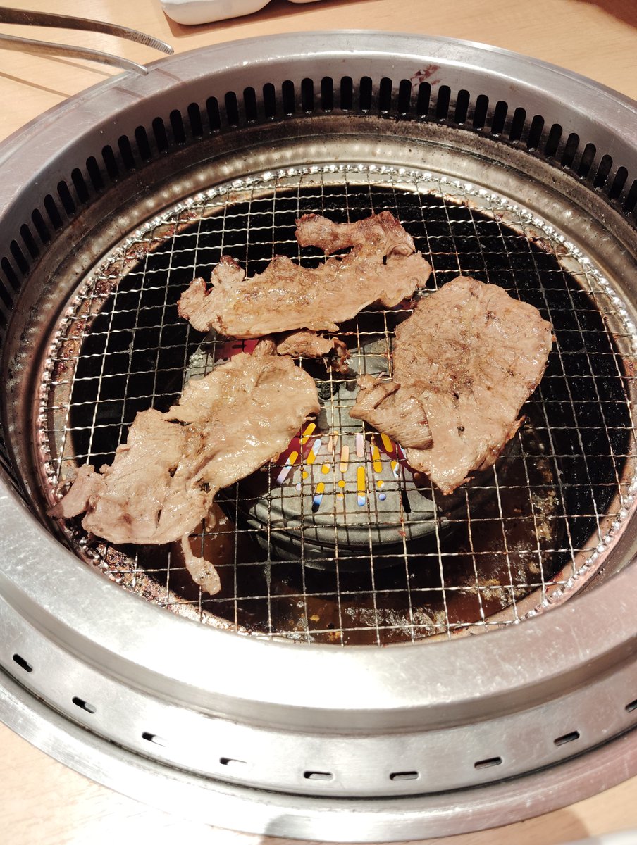 goecat_2002's tweet photo. 腹いっぱい https://t.co/gyCkDlWxJT