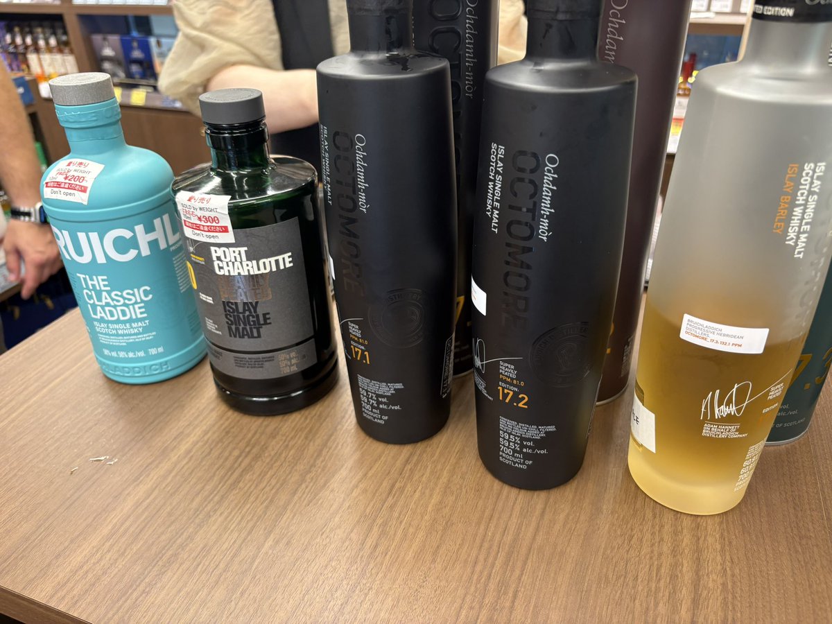 11color_bars's tweet photo. ちいかわ脱出ゲームキットを受け取るついでにリカマンでラディ乞食をしていくスタイル🙇‍♂️
今度ちゃんと買います https://t.co/RGu2yVQnLE
