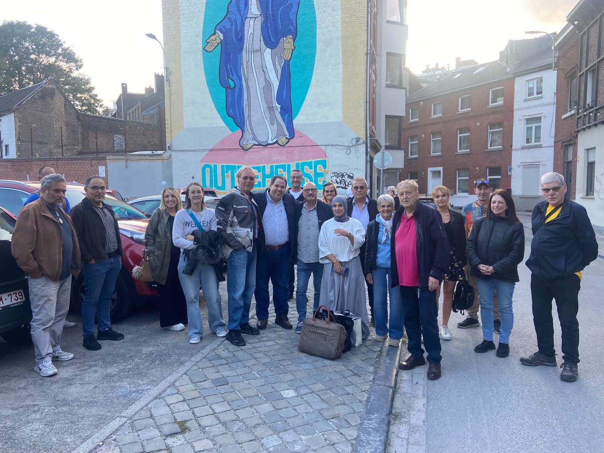 LaurentLou2301's tweet photo. Quelle magnifique aventure en terre liégeoise !!! Alors que les ennemis de la démocratie pensaient empêcher la 1ère réunion de la section liégeoise de Révolution en faisant pression sur le propriétaire de l'établissement où la réunion devait initialement avoir lieu, cette 1ère réunion a non seulement bien eu lieu mais en outre, elle fut exceptionnelle puisque grâce à cette péripétie, nous avons maintenant la chance d'avoir trouvé une salle fixe grâce à notre ami Philippe qui nous accueillera à l'avenir dans son établissement ! Seconde bonne nouvelle, nous avons pu créer des liens ainsi qu'une dynamique avec de nouveaux membres motivés pour soutenir les responsables liégeois actuels. Merci à Ludo Vandormael et à Salvatore Lentini de m'avoir fait confiance et d'avoir maintenu l'évènement malgré cette volonté de censure ! RIEN N'ARRETERA JAMAIS LA REVOLUTION !