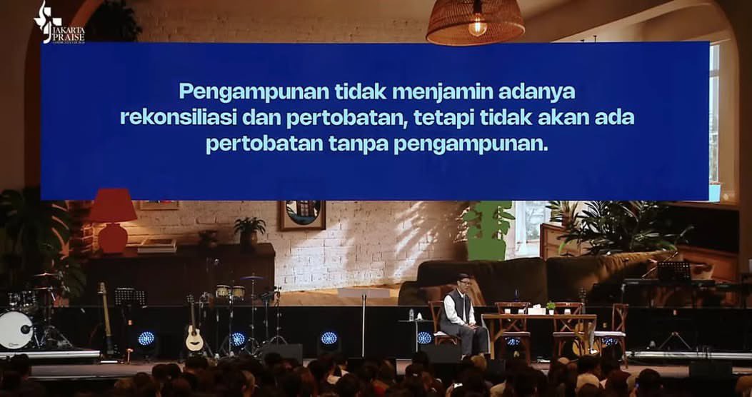 dustinsby's tweet photo. pengen coba ibadah di jpcc deh kalo lagi gada jadwal volunteer, ada yang mau nemenin ngga hehe? https://t.co/AUajo2FoOz
