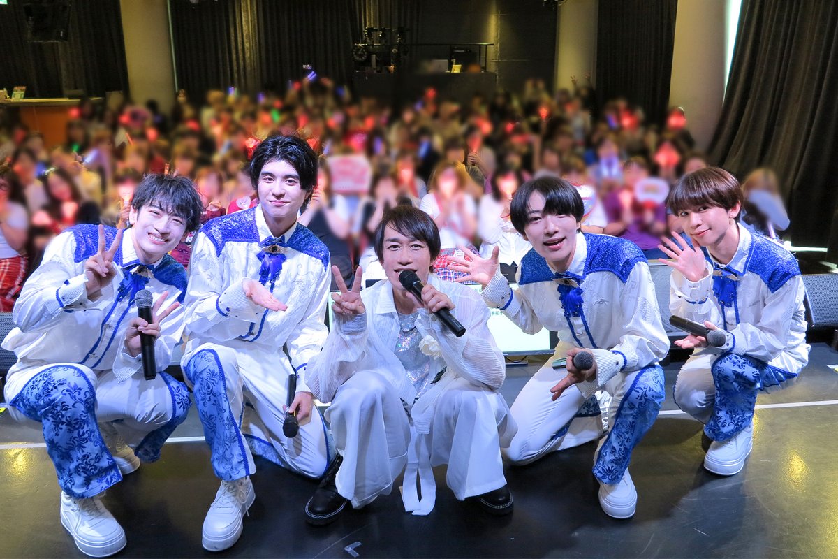 encountofficial's tweet photo. 【#ENCOUNT REPORT】

元光GENJIの山本淳一×華MEN組
スペシャルライブを開催🎤
■ https://t.co/xpwAt4sSBD

山本淳一「いつかメンバーとやれたら」　
ステージで語った夢「それまで“ひとりGENJI”頑張ります」！💫

#山本淳一 #華MEN組 ＠Kamengumi_staff https://t.co/gDmGKNEctX