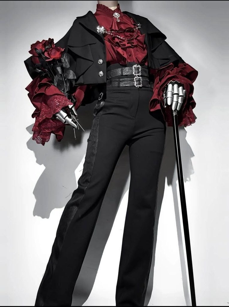 peachycorner_'s tweet photo. gothic victorian elegance 🖤🥀 https://t.co/WRLEc5x1d8