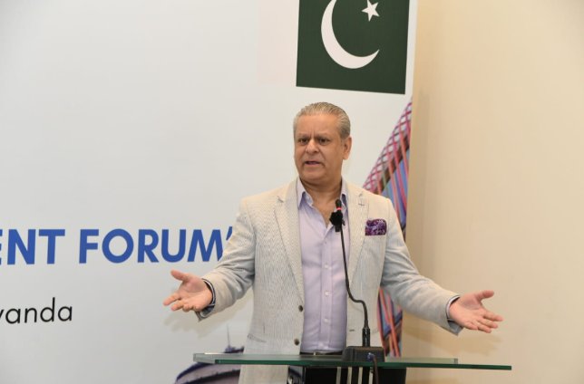 hezamedia's tweet photo. Itsinda ry’abashoramari n’abacuruzi bo muri Pakistan, rigizwe n’abantu 15–16, riteganyijwe kugera i Kigali mu cyumweru gitaha kugira ngo ryitabire Rwanda–Pakistan Investment Forum, izaba kuva 23 kugeza 25 Nzeri 2026. Bazahura n’inzego za Leta y’u Rwanda, abashoramari n’abikorera. https://t.co/DGqCqQQYYW
