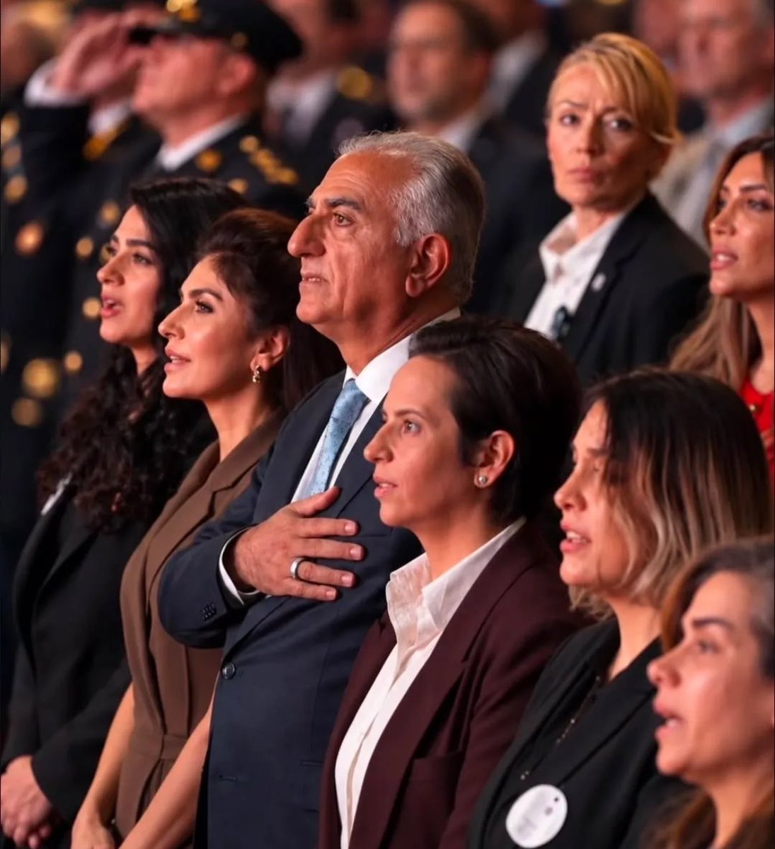 shahrzaad0's tweet photo. میراث دارِ کوروش بزرگ شاه رضا پهلوی😍

#KingRezaPahlavi‌ https://t.co/nemZFGVyuO