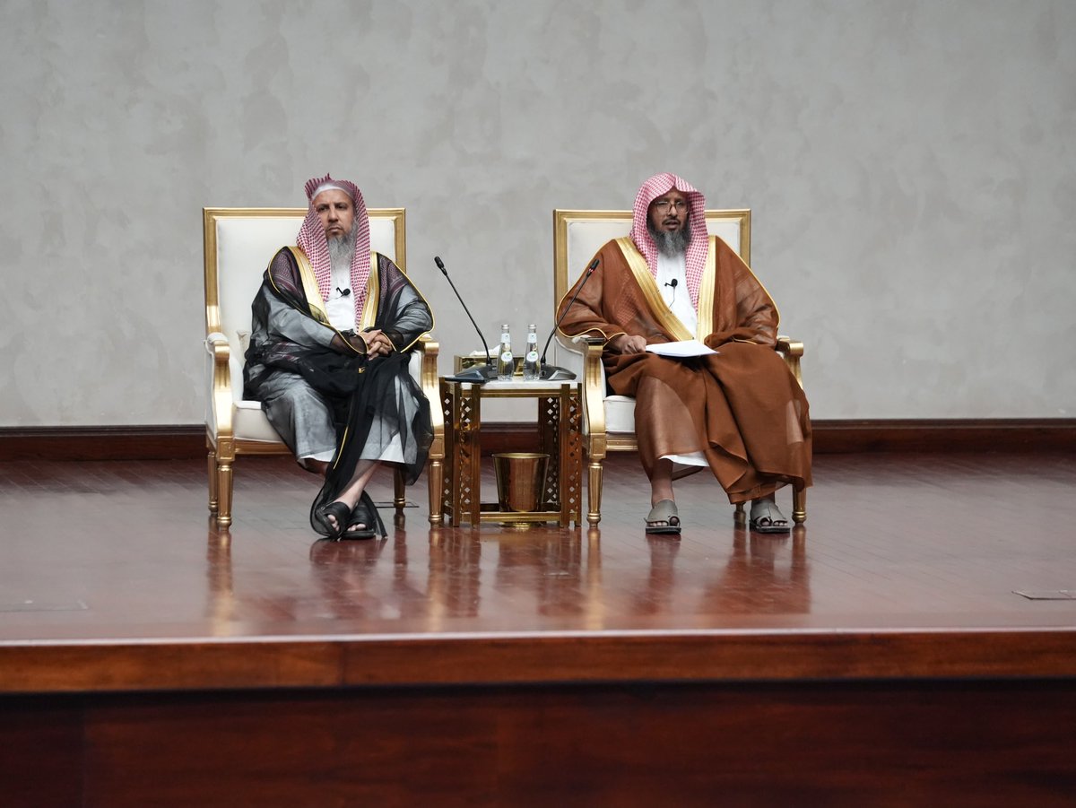 SaudiDCD's tweet photo. 📷 | #الدفاع_المدني يقيم محاضرة لمنسوبيه بعنوان "الآثار الوطنية لتوحيد المملكة العربية السعودية والرسالة الحضارية والأسس التي قامت عليها"، بمناسبة #اليوم_الوطني_السعودي.
#عزنا_بطبعنا https://t.co/jmFVyMl4Cv