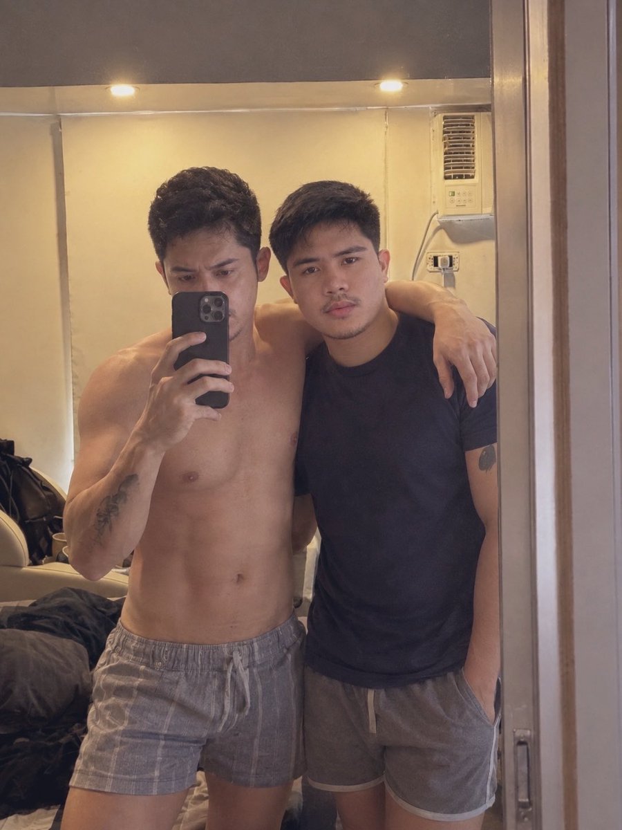 noxerWaray's tweet photo. 🫣🥲 https://t.co/PyyX5xt31X