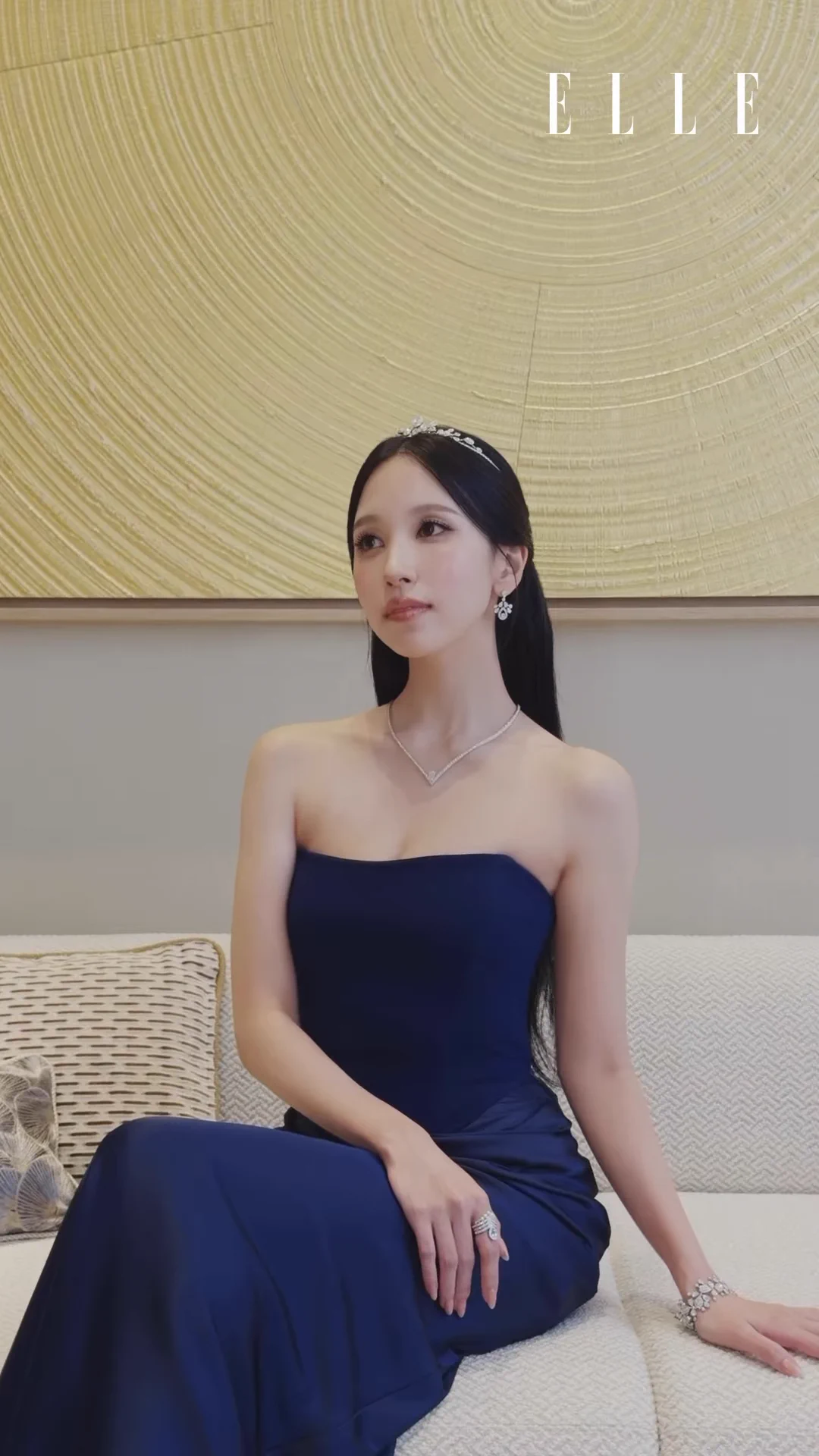 jeongyeon blue dress MINA FOR CHAUMET & ELLE JAPAN jeongyeon weight 2024