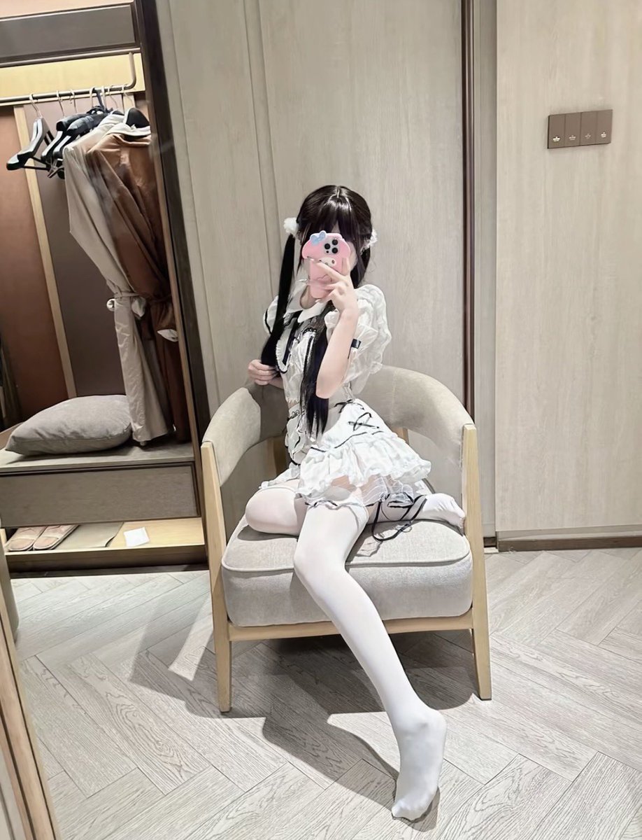 lceilcx's tweet photo. 再也不卖萌了 根本没人买 https://t.co/siBlYEUqpF