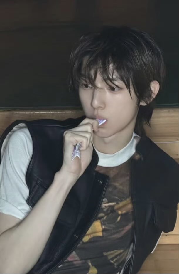 MaoJuhoon's tweet photo. JJUST SHINING shines brightest during slower lyrical segments, KIM JUHOON builds JJUPREMACY that the whole JJUNIVERSE can feel.

SHOUT LOUDER FOR JJU

#JuhoonInHisElement
#JUHOON #주훈 https://t.co/CDaV0WeM3j