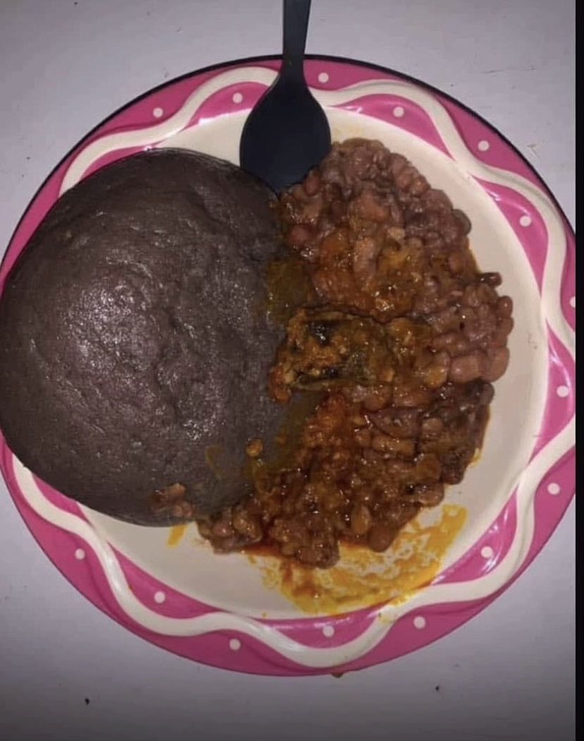 mariolexxx's tweet photo. Have you tried Amala and beans before? It’s very 😋 https://t.co/TLZnKNAIDd