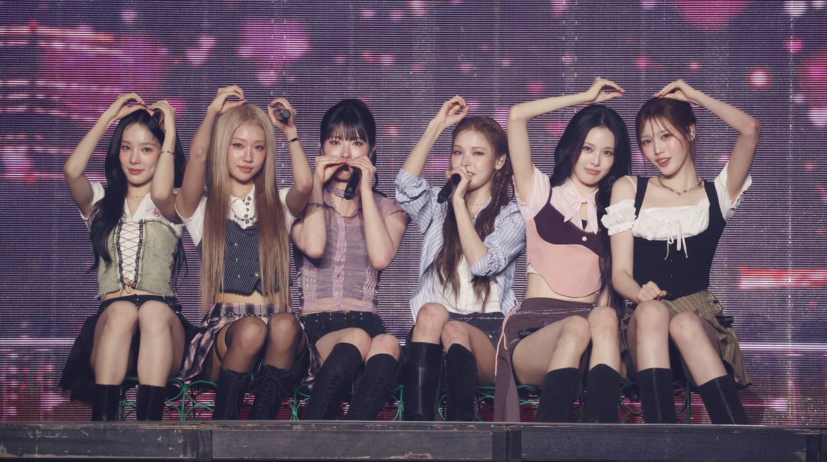 rsrpics's tweet photo. NAYA DROP THE TAGS FOR WDG IN SEOUL DAY2 

IZNA SEOUL CONCERT D2
#izna_CONCERT_TOUR_in_SEOUL
#izna_WHO_DAT_GIRL
#IZNA_서울을_장악하다 https://t.co/PfySMOoDHJ