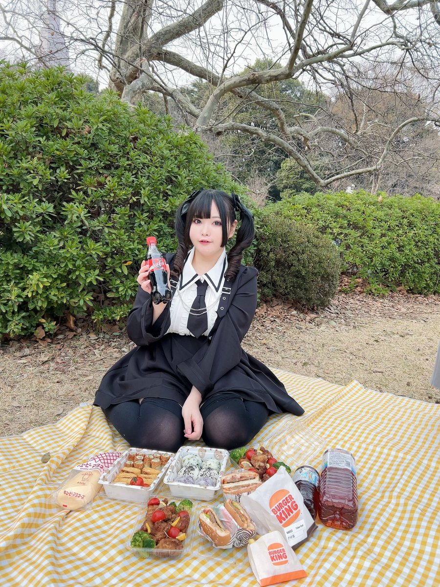 shion0_25mg's tweet photo. たのしいピクニック(2026年秋バージョン)
を開催する時がきたかしら！？😻😻😻
お姉さんは本気よ～～～！！！！！！ https://t.co/fedM1Ydywd
