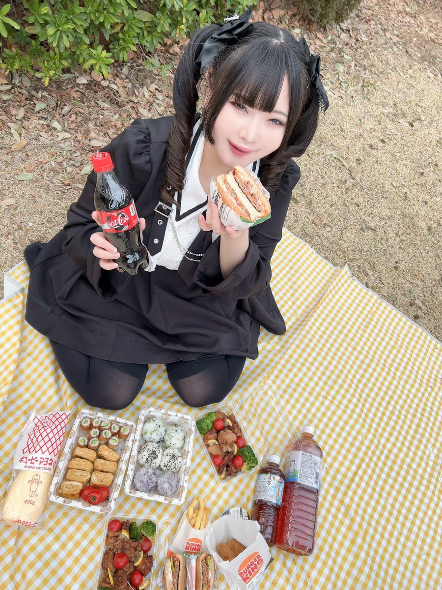 shion0_25mg's tweet photo. たのしいピクニック(2026年秋バージョン)
を開催する時がきたかしら！？😻😻😻
お姉さんは本気よ～～～！！！！！！ https://t.co/fedM1Ydywd