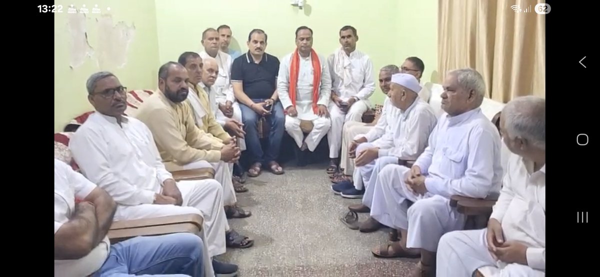 sharadmalik18's tweet photo. शामली जाटों का खून खौल रहा है, तो बीजेपी से बदला ले जाट

शामली अलर्ट
 शामली समाजवादी पार्टी के राष्ट्रीय प्रवक्ता का बड़ा बयान

उन्होंने कहा कि अगर जाटों का खून खौल रहा है, तो हाथरस में जयंत चौधरी पर हुई लाठीचार्ज की घटना का बदला ले जाट 

शामली से समाजवादी पार्टी के प्रवक्ता राकेश प्रजापति का जयंत चौधरी को लेकर बड़ा और तीखा बयान सामने आया है। राकेश प्रजापति ने जाट समाज के नाम पर जयंत चौधरी को सीधे 2027 के चुनाव से जोड़ते हुए बड़ा हमला बोला है। उन्होंने कहा कि अगर जाटों का खून खौल रहा है, तो हाथरस में जयंत चौधरी पर हुई लाठीचार्ज की घटना का बदला 2027 के चुनाव में लिया जाए।
@CMOfficeUP
@myogioffice 
@AkhileshPSingh 
@RahulGandhi 
@yadavakhilesh