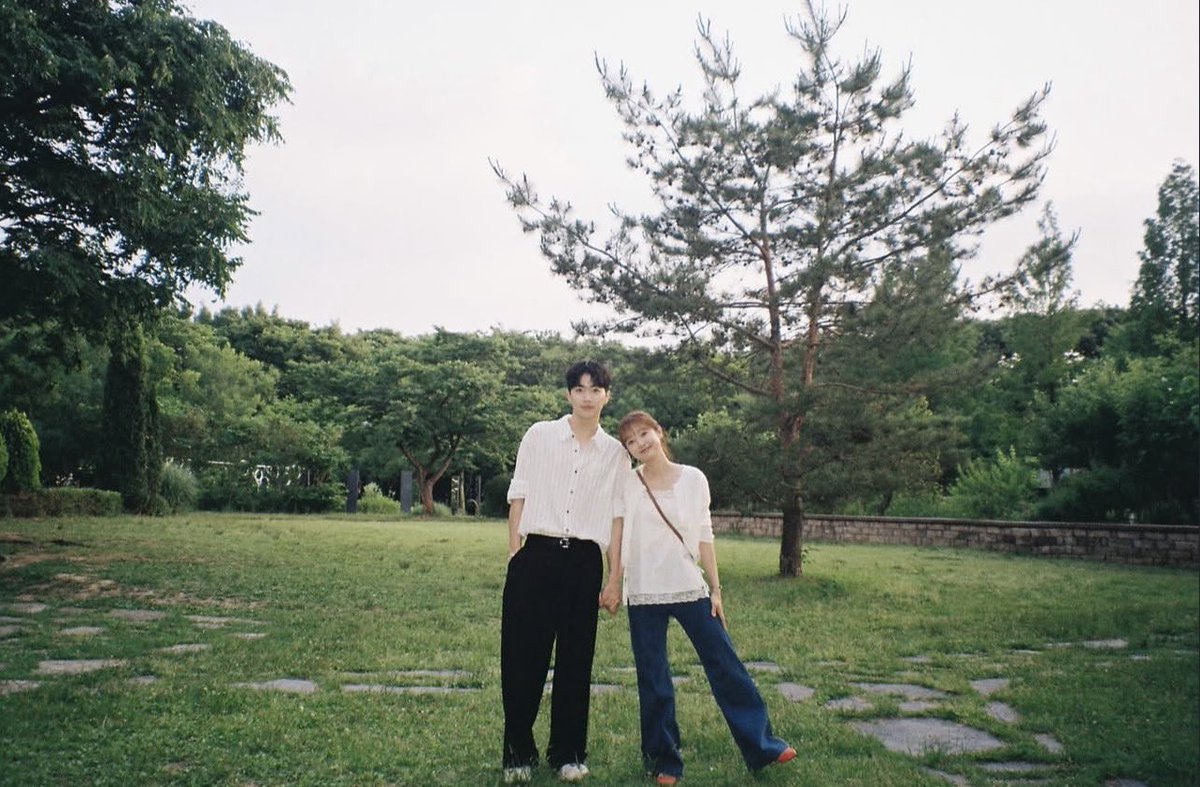 zyirancore's tweet photo. Hyejun dropping these almost 2 weeks after mbmb ended..she’s also at the restaurant https://t.co/cfQpQsDzMQ