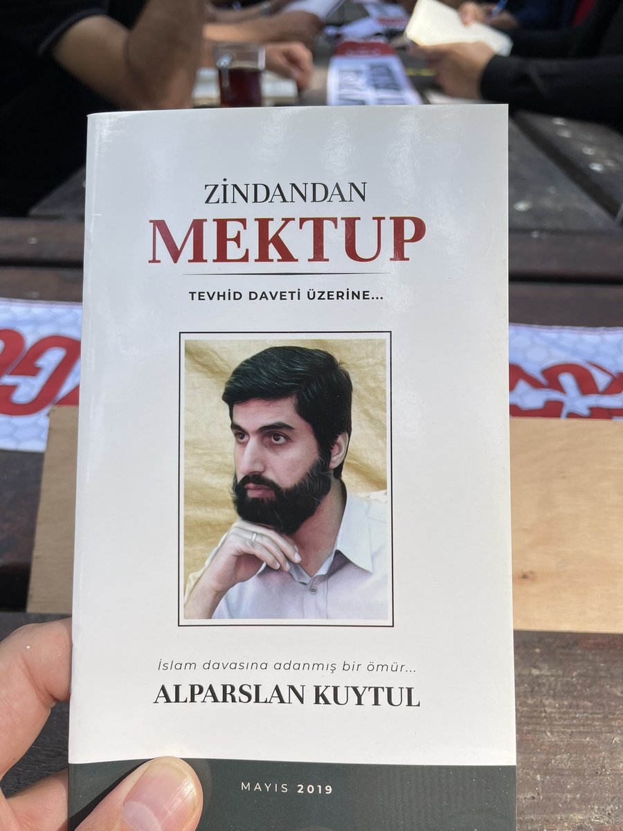 Yakupsahinfv's tweet photo. Bu zor günler gelip geçecek. İslami Hareket çok daha güçlü bir şekilde yoluna devam edecektir. 
(Alparslan Kuytul Hocaefendi)

Hocamızın zindandan mektubunu okuyoruz.

#HocamlaOkuyorum https://t.co/c1ED0RrVVa