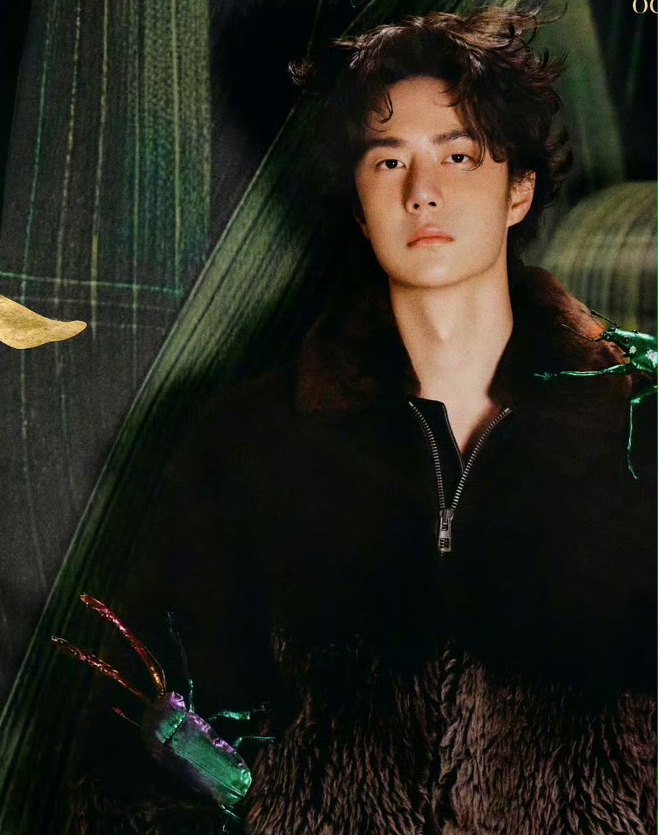 N8597N's tweet photo. เล่มนี้แต่งหน้าอยู่นะ  หล่อมาก
YIBO Silver10 MarieClaire 
#WANGYIBOxOct26MC https://t.co/dcFSIaRMYH