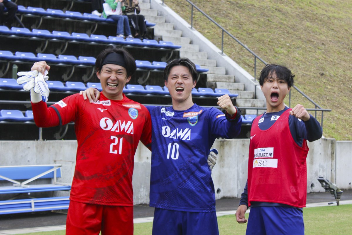 cobaltore's tweet photo. 【MATCH REPORT📝】

今節は3位、福島ユナイテッドFCセカンドと対戦🔥

試合は立ち上がりから積極的に攻め込み、7分に黒瀬選手が先制点！🥅🔥

しかし27分に同点ゴールを許し、1-1で試合を折り返しました。

後半も一進一退の攻防が続く中、54分に長崎選手が古巣相手に追加点！⚽️
⁡
さらに、80分。津覇選手が加入後初ゴールでリードを広げました！✨

⁡試合は3-1で終了。

最後まで攻守にわたって自分たちのサッカーを貫き、勝利をつかみ取りました！💙

リーグ戦も残り3試合。最後までチーム一丸となって戦います🔥

引き続き熱い応援をよろしくお願いします！📣

 #コバルトーレ女川  #再航