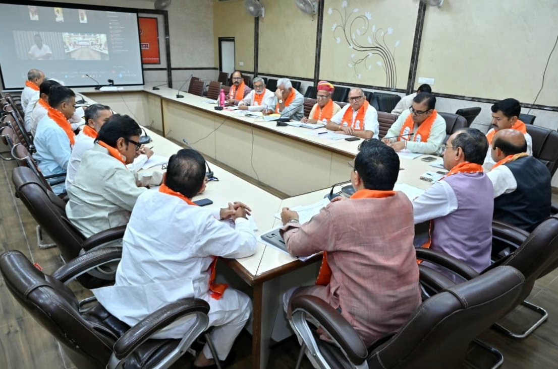 ajaeybjp's tweet photo. आज भाजपा प्रदेश कार्यालय, जयपुर में आगामी पंचायती राज चुनाव की तैयारियों को लेकर आयोजित संभाग चुनाव संचालन समिति की बैठक माननीय मुख्यमंत्री श्री @BhajanlalBjp जी (वर्चुअल माध्यम), प्रदेश अध्यक्ष श्री @madanrrathore जी एवं राष्ट्रीय महामंत्री व श्री @HarishD_BJP जी की उपस्थिति में संपन्न हुई।

@BJP4Rajasthan