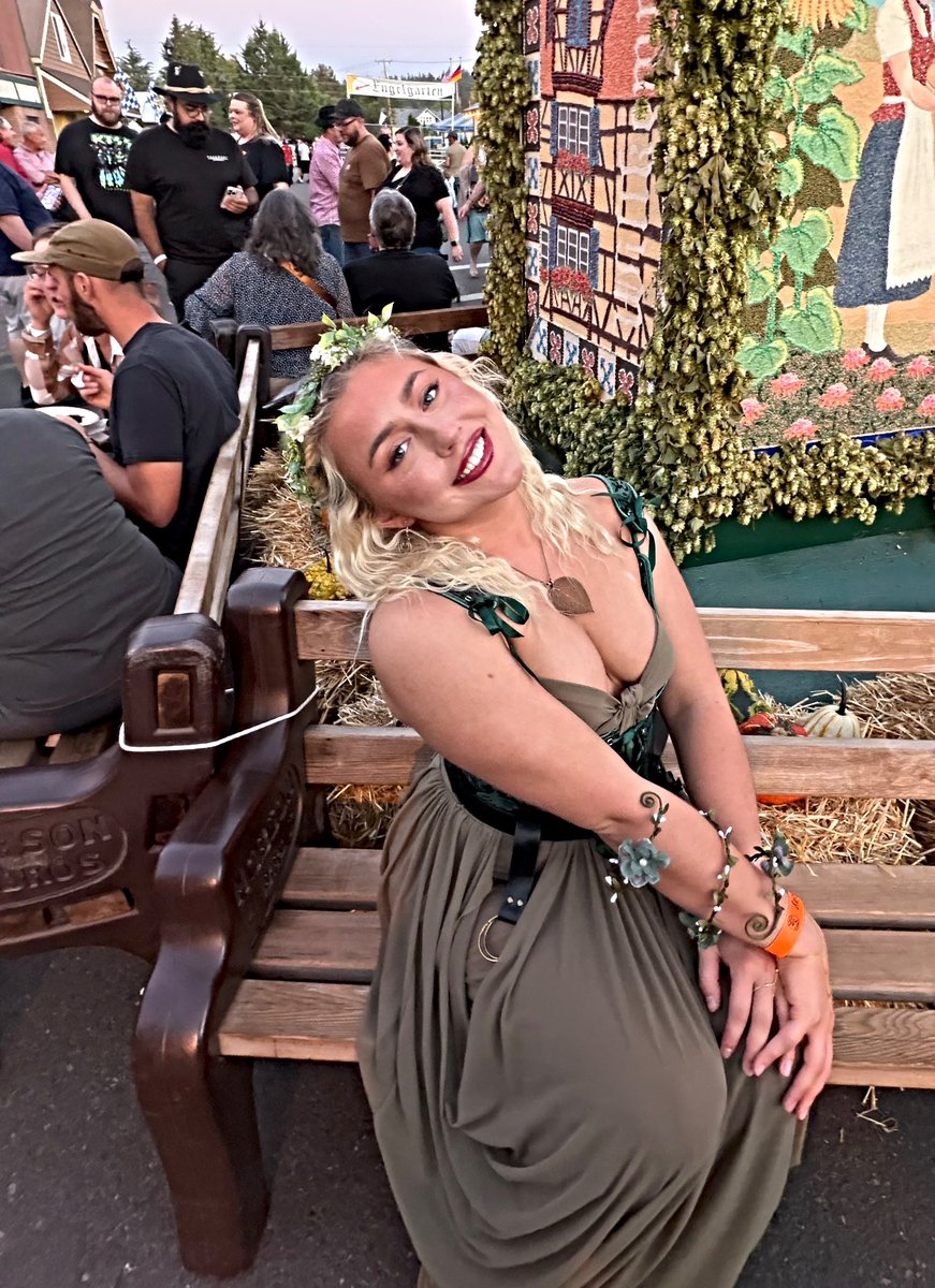 Robotvirgin's tweet photo. With the Stunning Goddess Miley at the Oktoberfest (in Mount Angel, OR)!
.
.
.
.
.
.
.
.
#goddess #queen #goddesstreatment #manslave #slavehusband #slaveforyou #domineering #domineeringwife #domineeringwoman #model #models #modeling #instagrammodel #blondebeauty #blondegoddess #blondebombshell #blonde #beautifulwoman #beauty #gorgeouswoman #gorgeous #oktoberfest #mountangelocktoberfest #mountangel #mountangeloregon