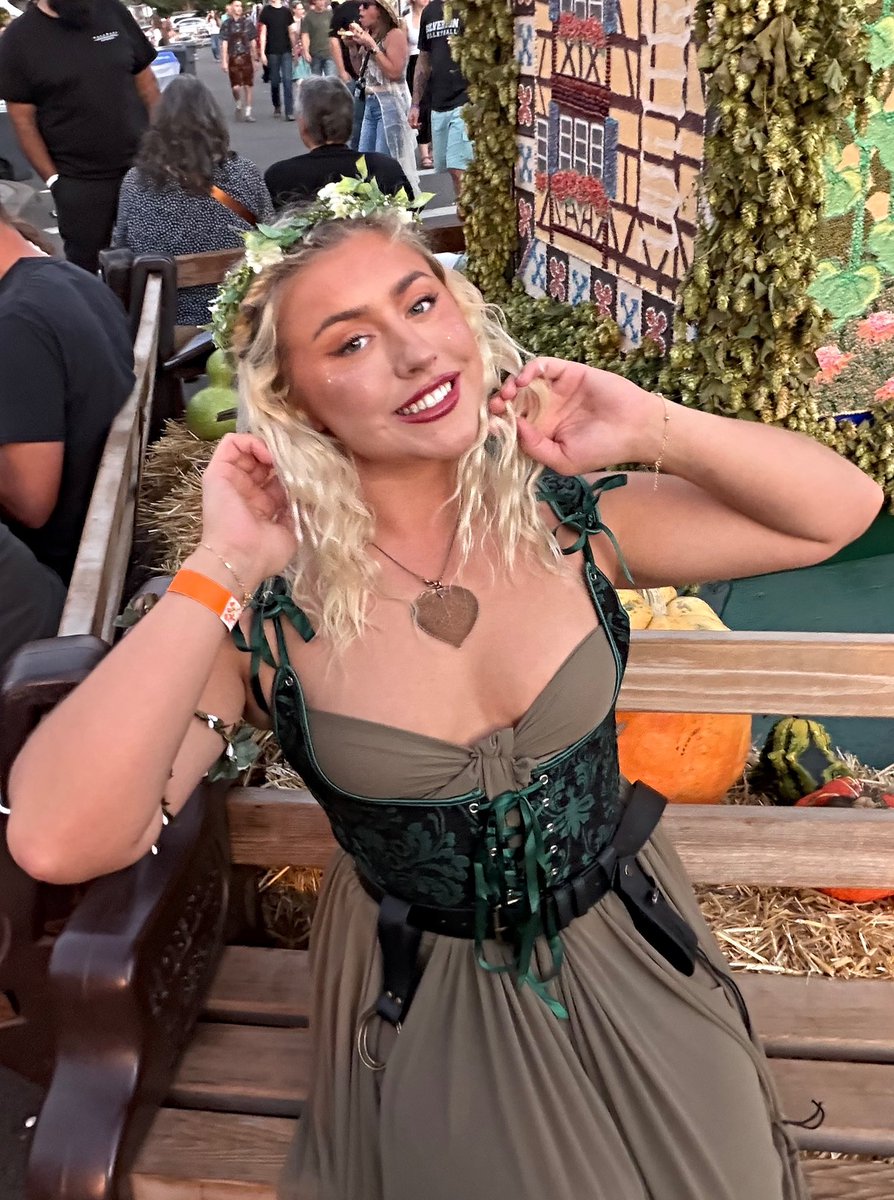 Robotvirgin's tweet photo. With the Stunning Goddess Miley at the Oktoberfest (in Mount Angel, OR)!
.
.
.
.
.
.
.
.
#goddess #queen #goddesstreatment #manslave #slavehusband #slaveforyou #domineering #domineeringwife #domineeringwoman #model #models #modeling #instagrammodel #blondebeauty #blondegoddess #blondebombshell #blonde #beautifulwoman #beauty #gorgeouswoman #gorgeous #oktoberfest #mountangelocktoberfest #mountangel #mountangeloregon