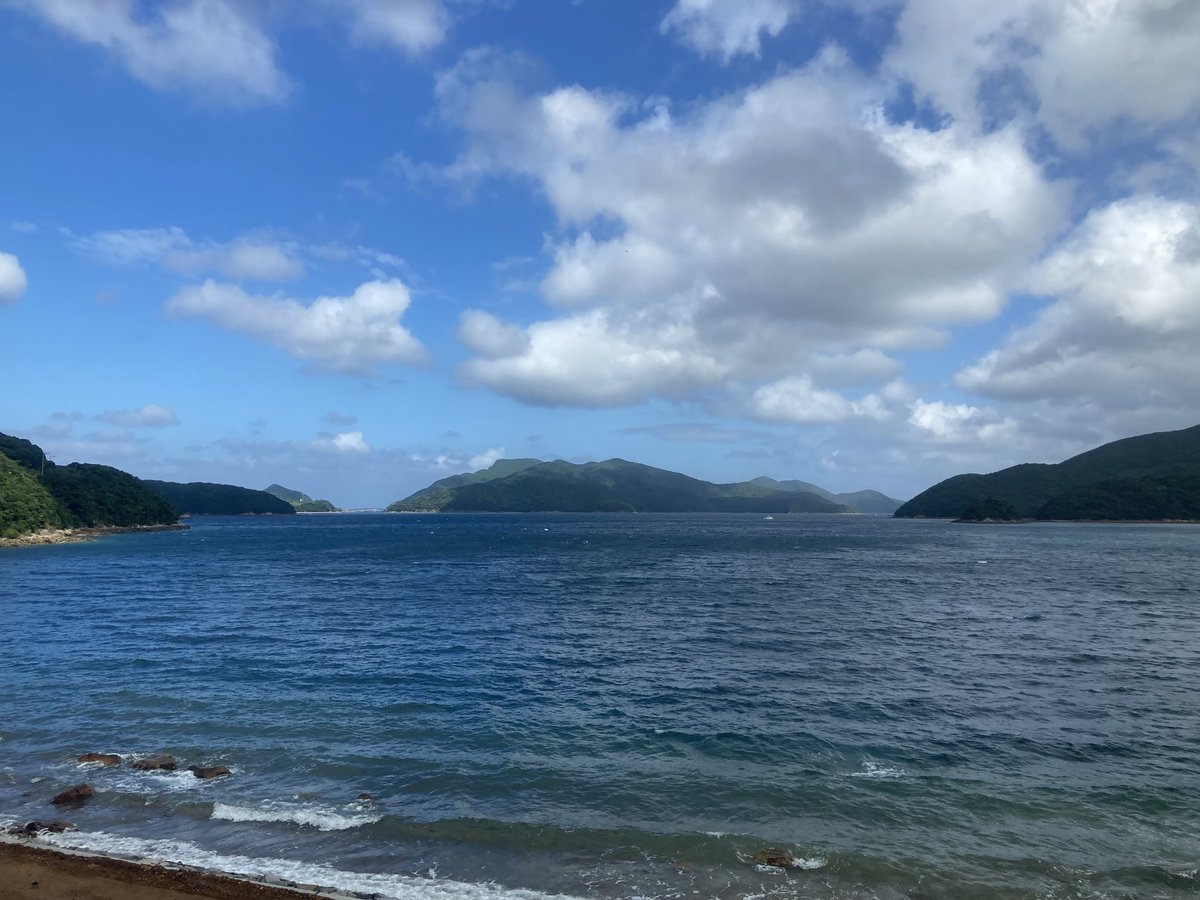 fuurai6211's tweet photo. 福江島にも点在する教会建築群⛪️
今回行くことができたのは｢井持浦教会｣でした。
"ルルドの泉"は100円寄付し聖水として持ち帰れます✨

外観は美しい煉瓦風（鉄筋コンクリート）の教会🧱
内部は撮影禁止でしたが磔のキリスト像。
ガチで学んで、今後はもっと教会見学を楽しむぞ🔥 https://t.co/buBpmVd4hI