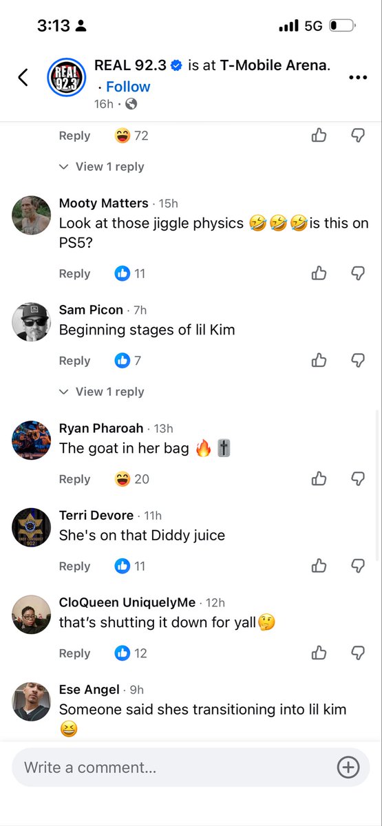 NickissBarbie's tweet photo. @cardibisaflopp They tearing her ass up on fb 😭 https://t.co/OEuTtDviwY