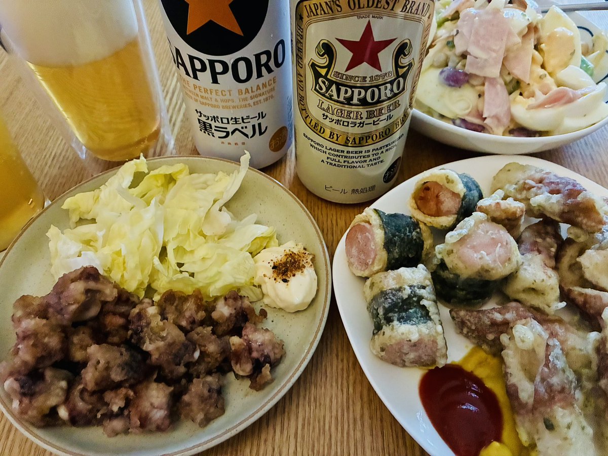 Ts011006's tweet photo. 雨は降ってますが静かです
何時頃🌀台風ピークか気にしながら🍻
一応、昨日の買出しでシルバーウィーク籠れる食料はGET済

#家飲み #晩酌 https://t.co/ZyWXjq9NdU