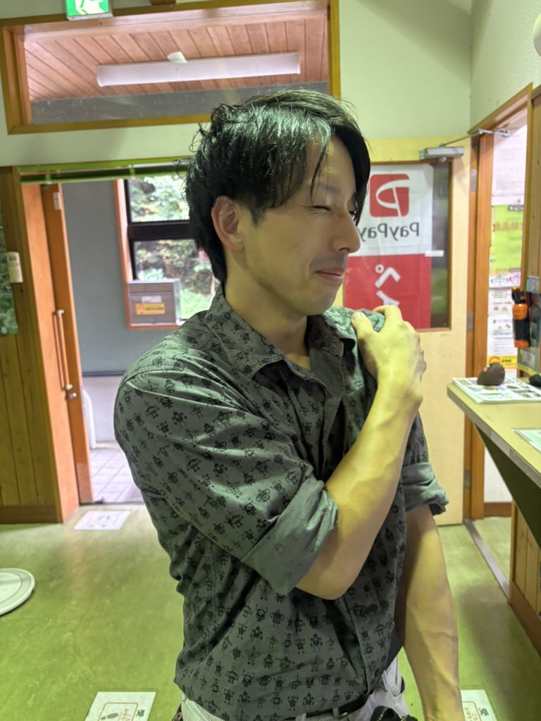 Signer_masaki87's tweet photo. 岐阜でSigner BBQ✨️In 四季の森
太田がますます俺に似てきた笑📸
台風の影響がなく、天気にも恵まれて良かった🤩めちゃくちゃ食べたし、めちゃくちゃ笑って楽しかった🤗 https://t.co/jjmHdzzsOG